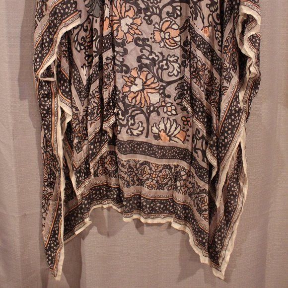 Lauren Conrad Floral Ruana - Picture 2 of 7